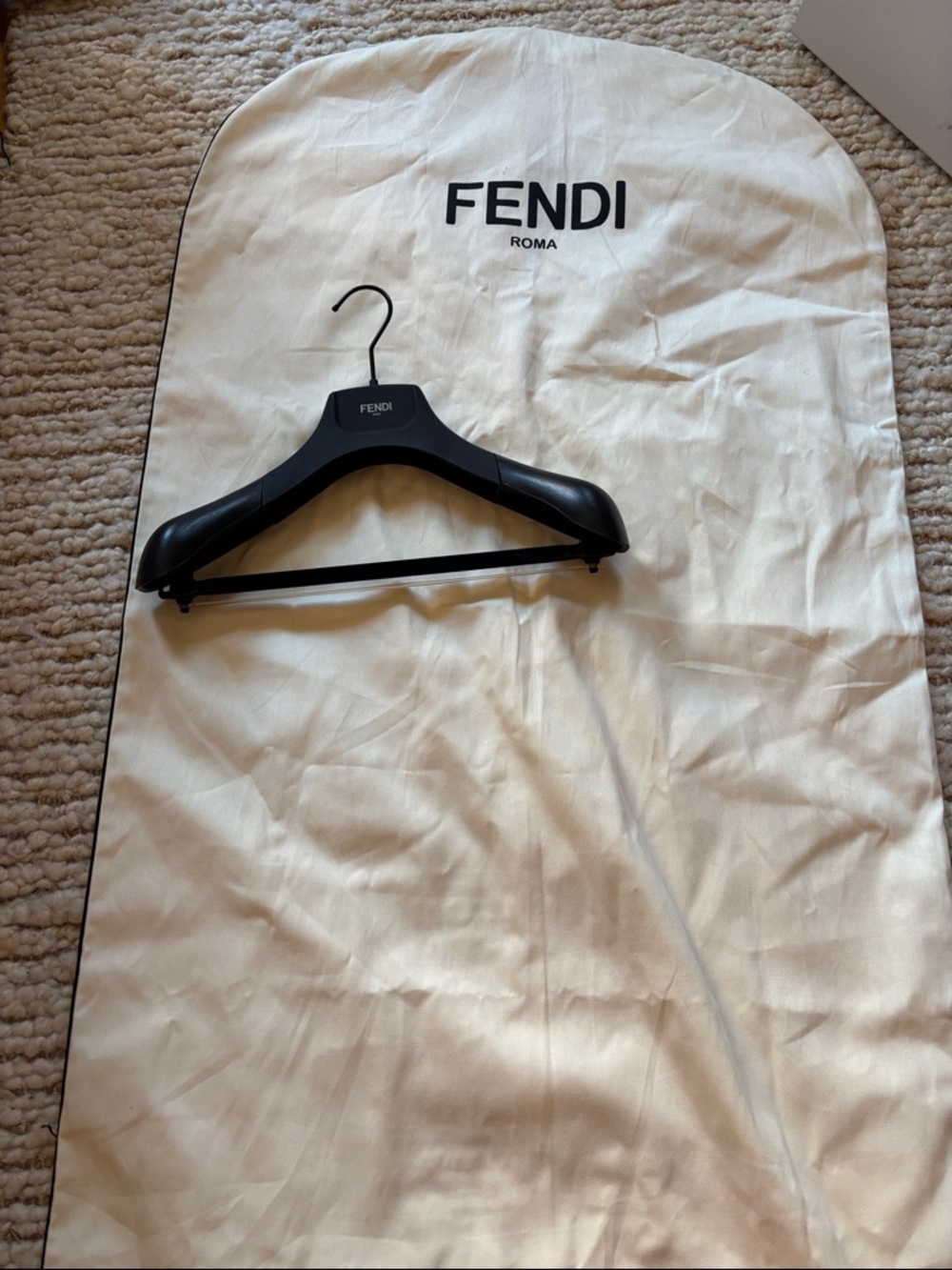 π NEW Fendi Cream Garment Bag with Fendi Hanger Set - Picture 2 of 7